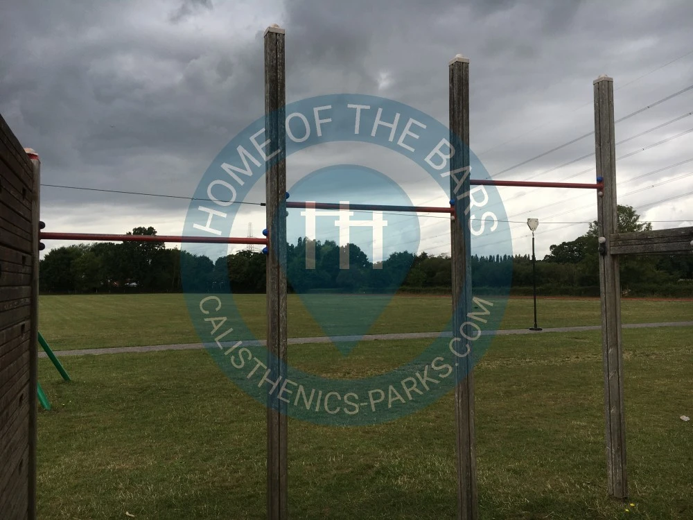 Outdoor Pull Up Bars - Southampton - Pull up bars New Road Rec - United Kingdom - Spot