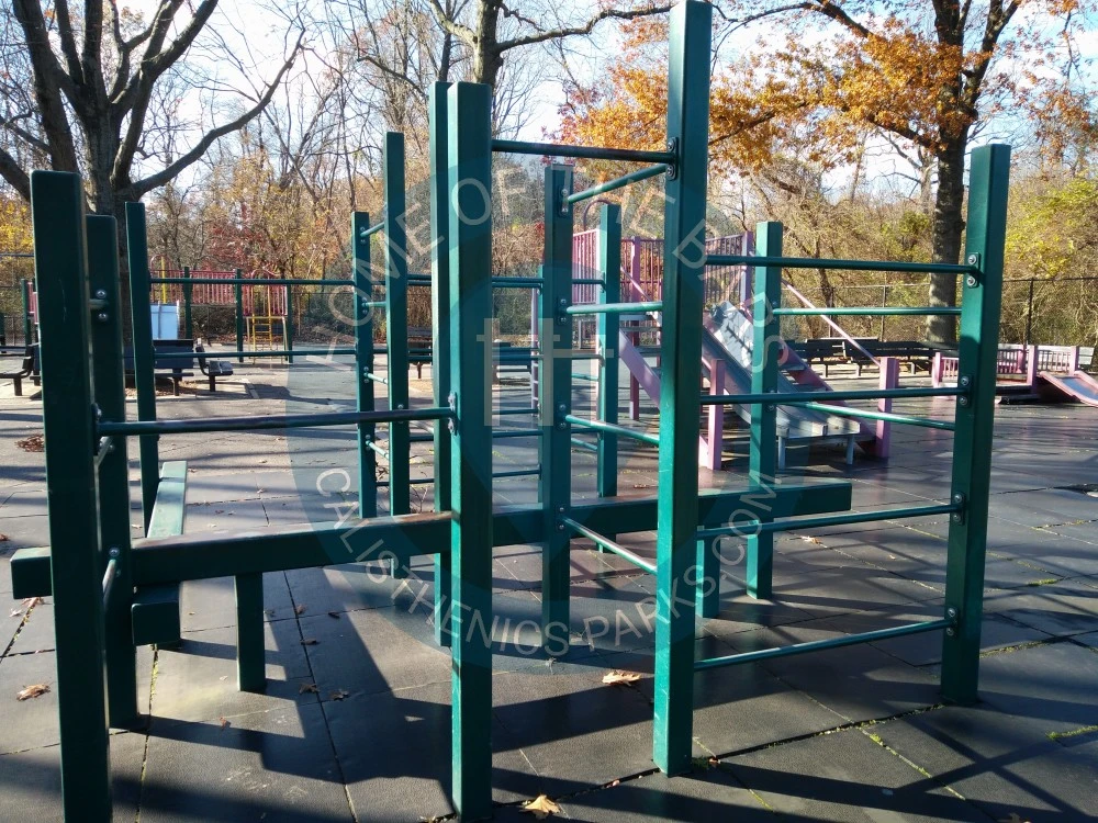 Calisthenics park in 73rd Avenue, Windsor Oak, Queens County, City of New York, New York, 11364, United States
