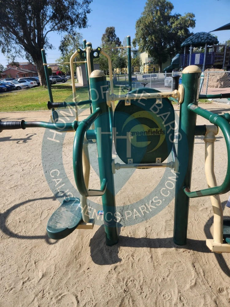 Calisthenics park in 4778, Honduras Street, Central-Alameda, Los Angeles, Los Angeles County, CAL Fire Southern Region, California, 90011, United States