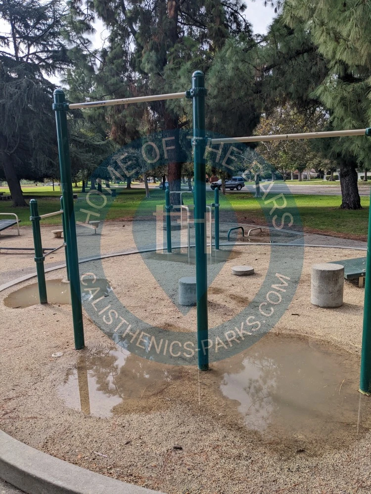 Exercise Park - Stockton - Calisthenics Park Freemont Square - United States - Spot