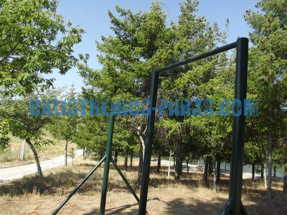 Vila Flor - Outdoor Pull Up Bars - Estadio Municipal - Portugal - Spot