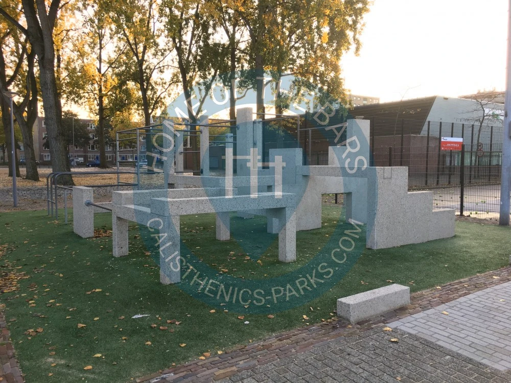 Calisthenics park in Speeltuin Vereniging Crooswijk, Schuttersweg, Nieuw-Crooswijk, Kralingen-Crooswijk, Rotterdam, Zuid-Holland, Nederland, 3034 RN, Nederland