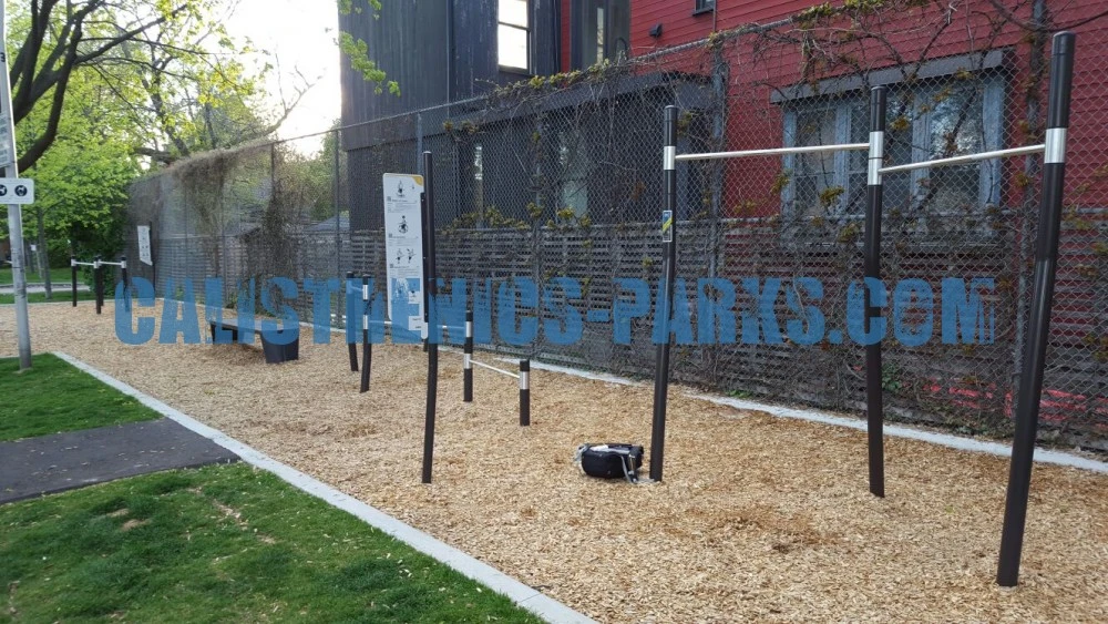 Toronto - Street Workout Park - Trekfit - Westmoreland Parkette - Canada - Spot