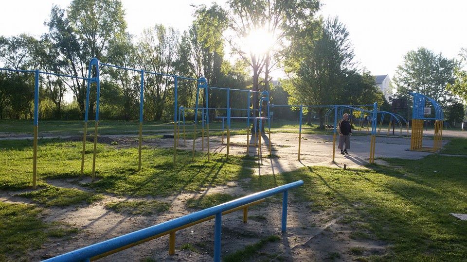 Outdoor fitness - Hlevakha - Calisthenics workout - Ukraine - Spot