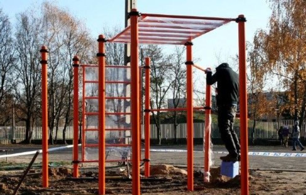 Outdoor Gym - Tatabánya - Tatabánya - Aire de Fitness - Vegas Burger - Hungary - Spot